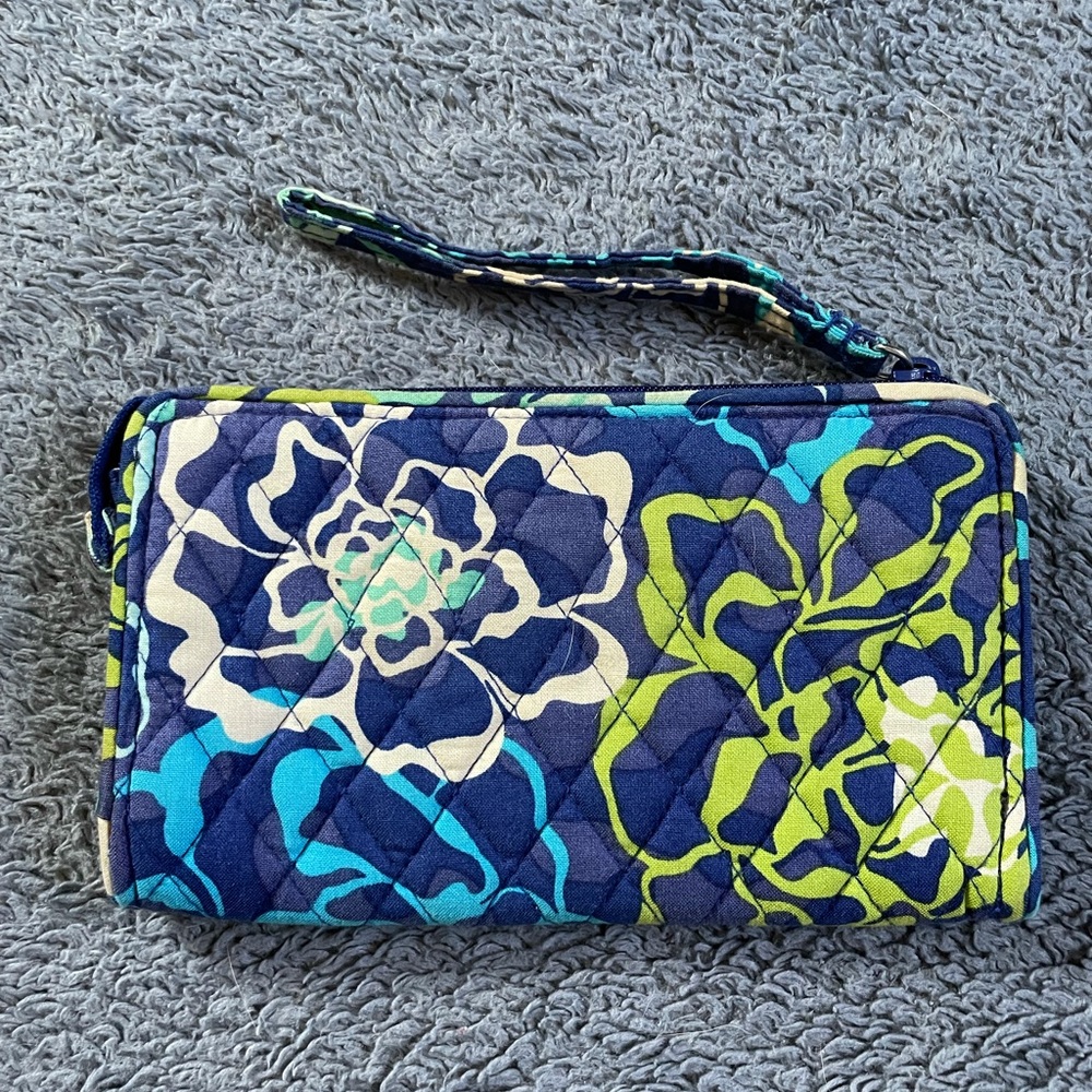 Vera Bradley Wristlet - RETIRED Katalina Blues pattern